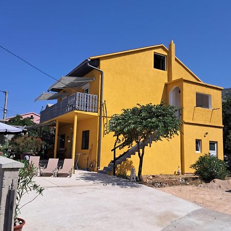 Apartments Mara Bela Karlobag Εξωτερικό φωτογραφία