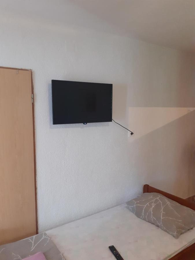 Apartments Mara Bela Karlobag Εξωτερικό φωτογραφία