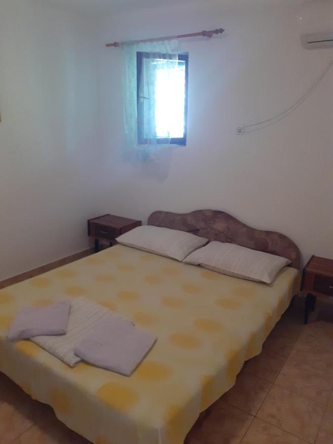 Apartments Mara Bela Karlobag Εξωτερικό φωτογραφία