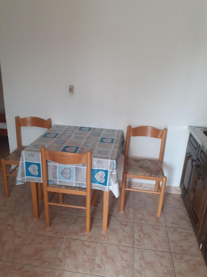 Apartments Mara Bela Karlobag Εξωτερικό φωτογραφία