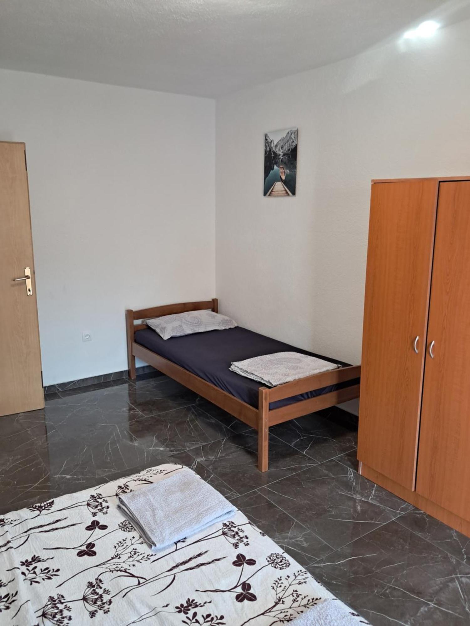 Apartments Mara Bela Karlobag Εξωτερικό φωτογραφία