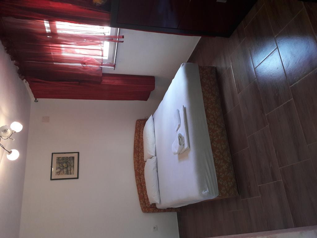 Apartments Mara Bela Karlobag Εξωτερικό φωτογραφία