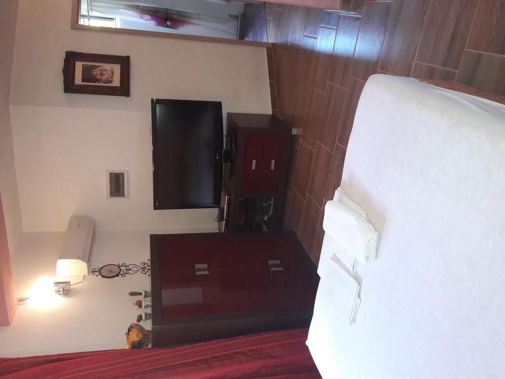 Apartments Mara Bela Karlobag Εξωτερικό φωτογραφία